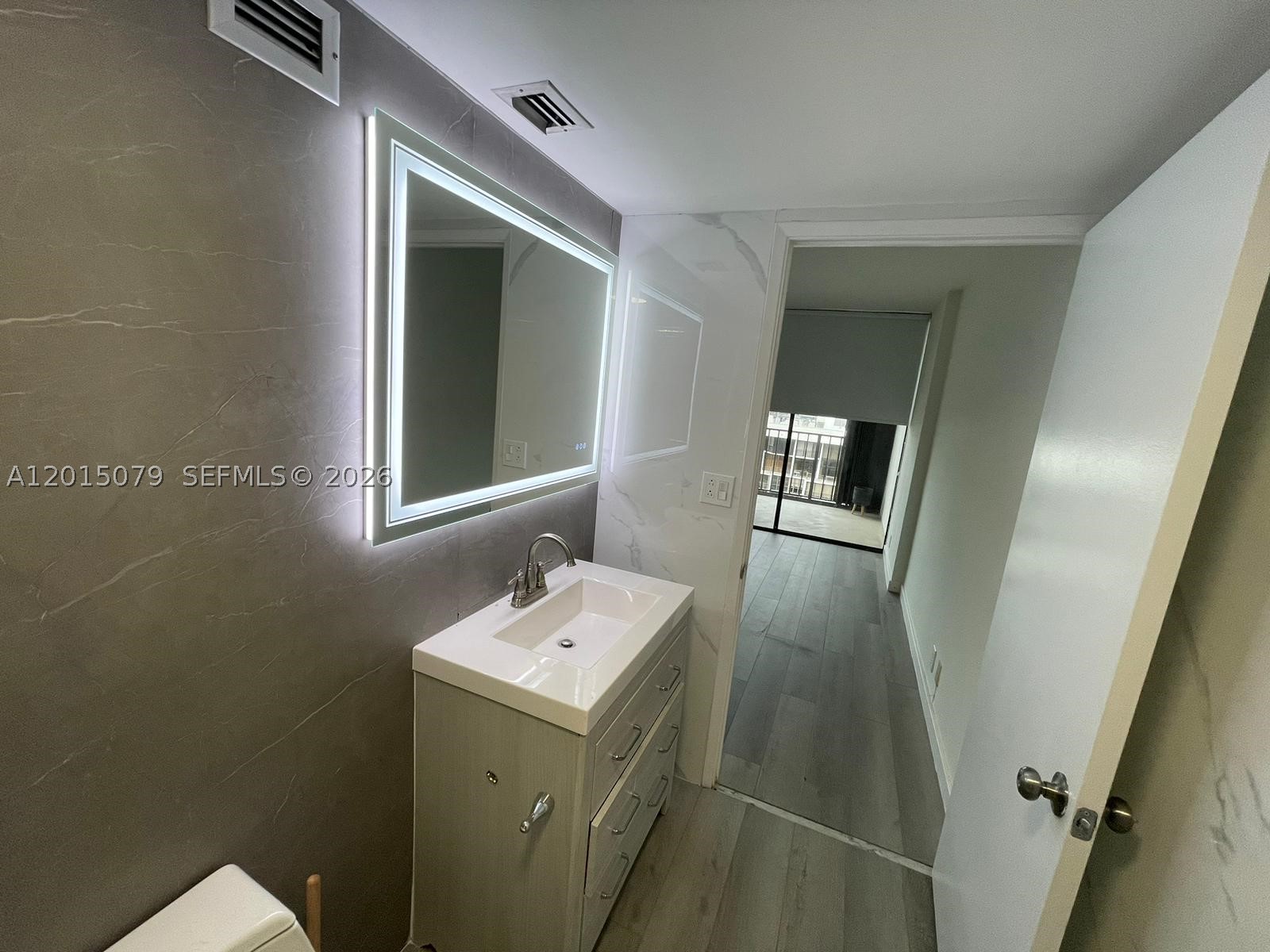 1901 Brickell Ave #B2104, Miami FL 33129