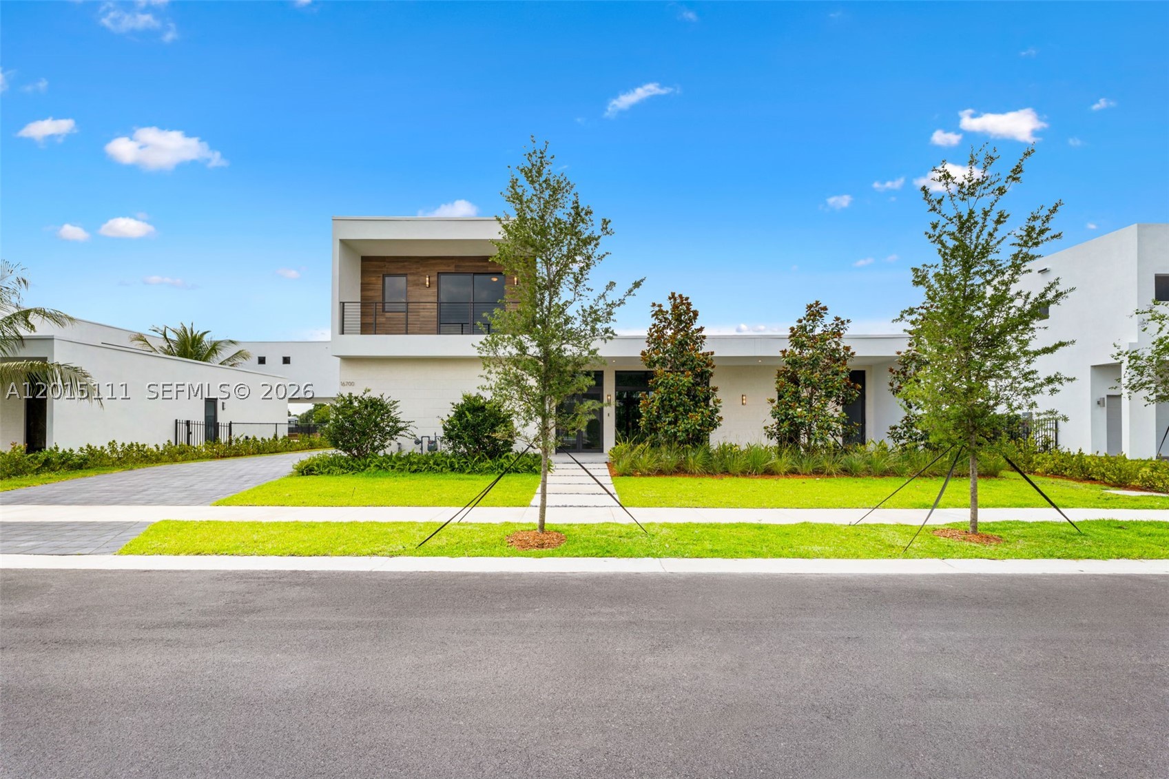 16700 N Botaniko Dr N, Weston FL 33326