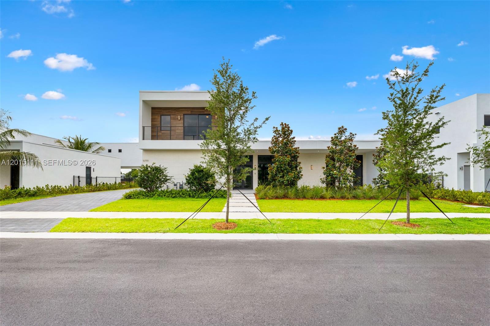 16700 N Botaniko Dr N, Weston FL 33326