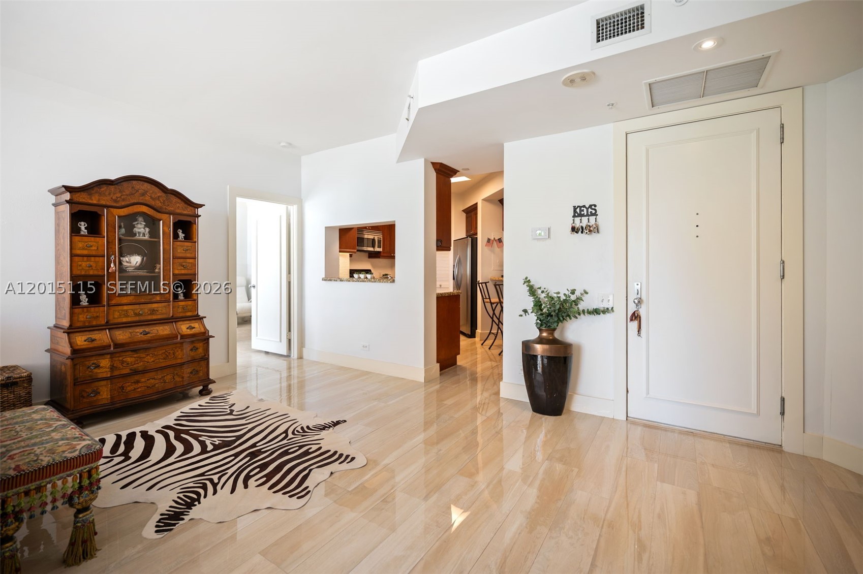 888 Brickell Key Dr #609, Miami FL 33131