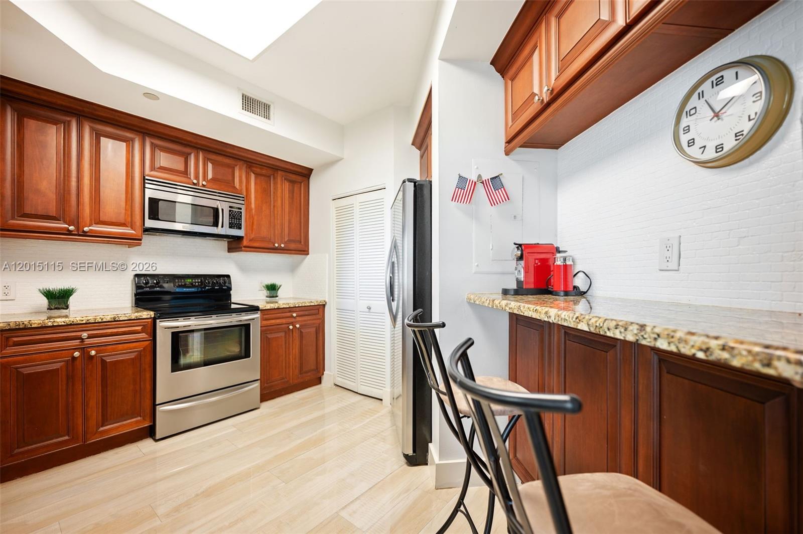 888 Brickell Key Dr #609, Miami FL 33131