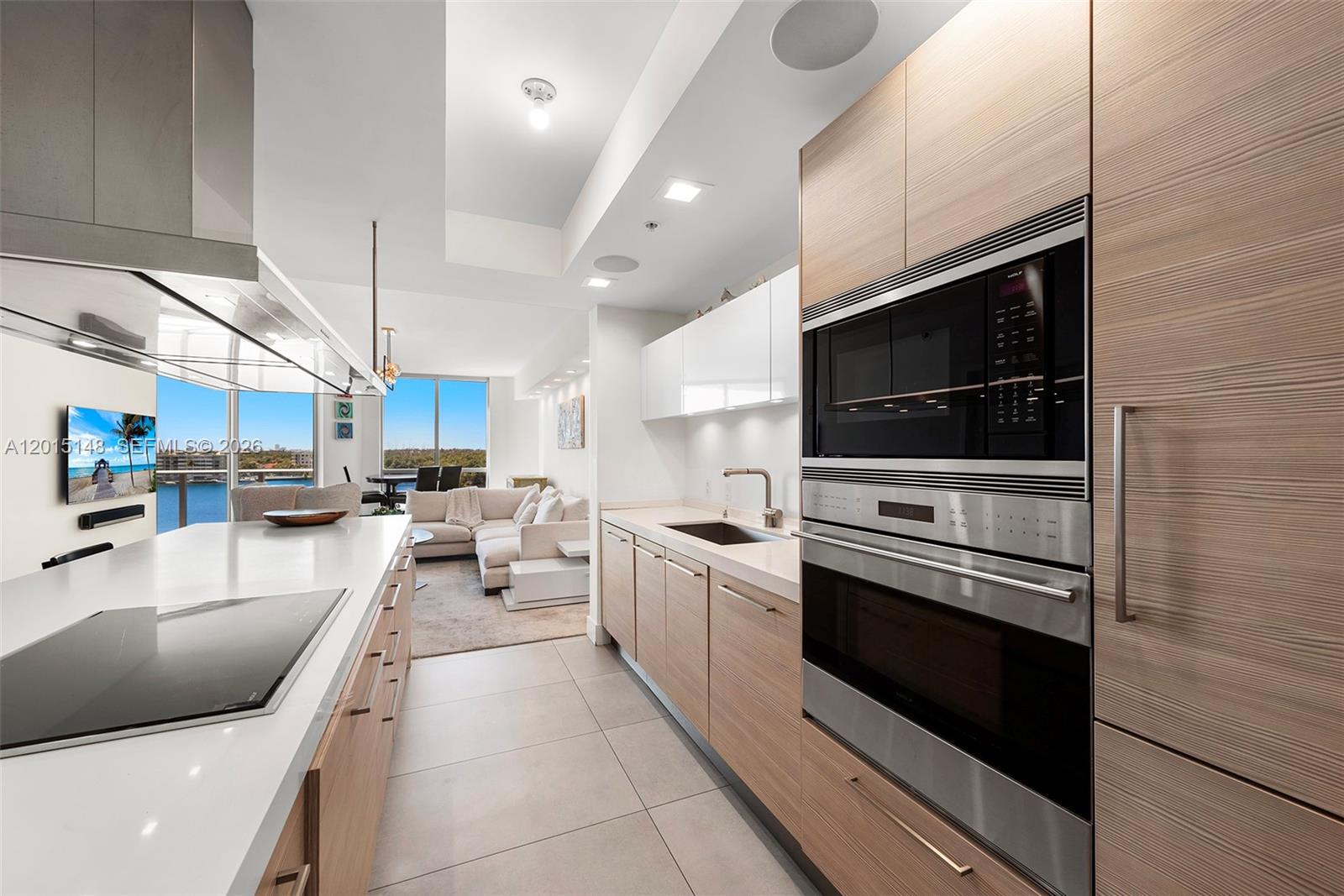 17111 Biscayne Blvd #606, North Miami Beach FL 33160