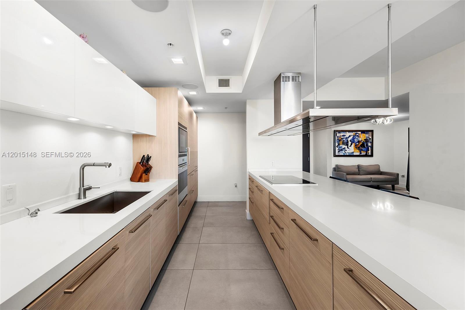 17111 Biscayne Blvd #606, North Miami Beach FL 33160