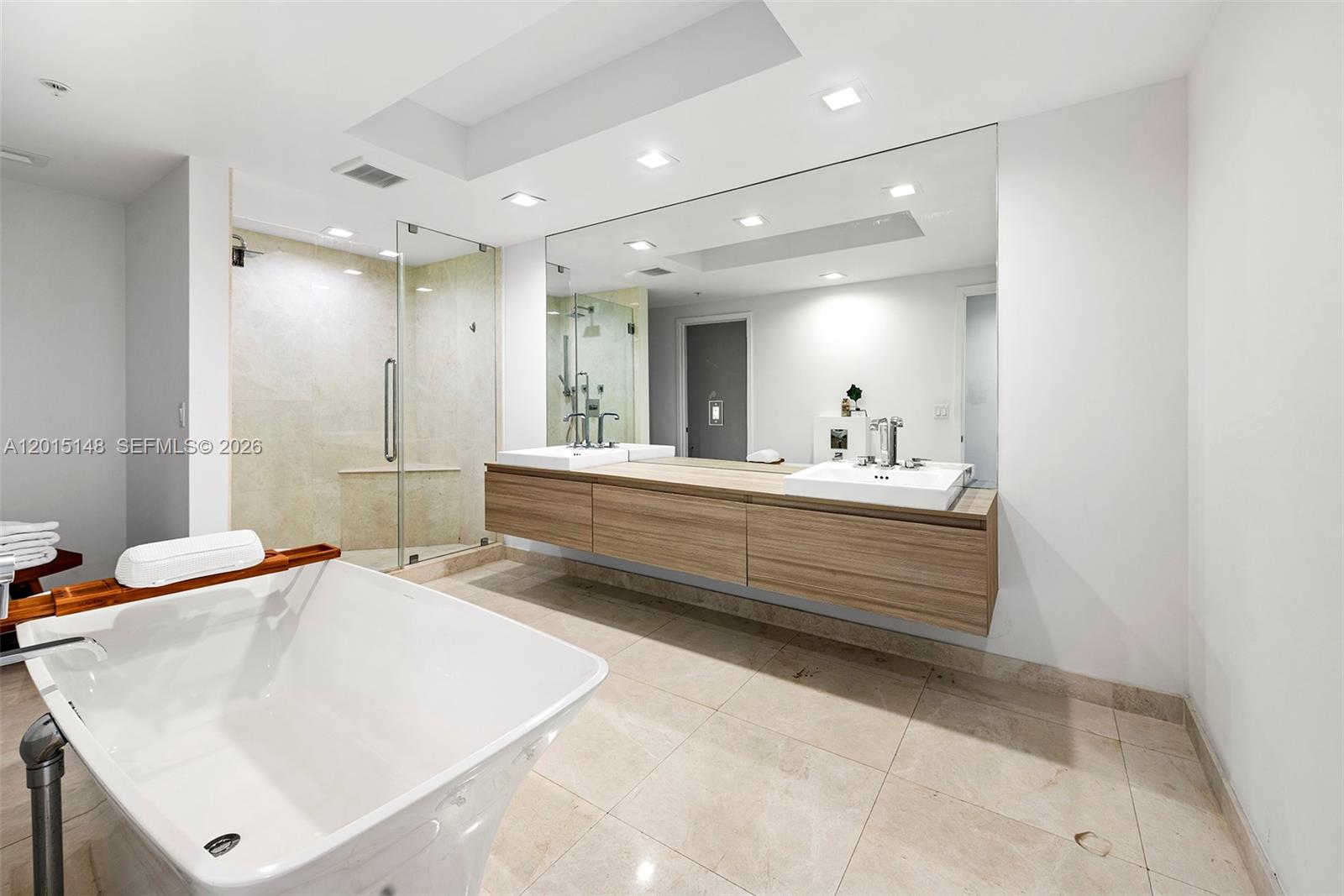 17111 Biscayne Blvd #606, North Miami Beach FL 33160