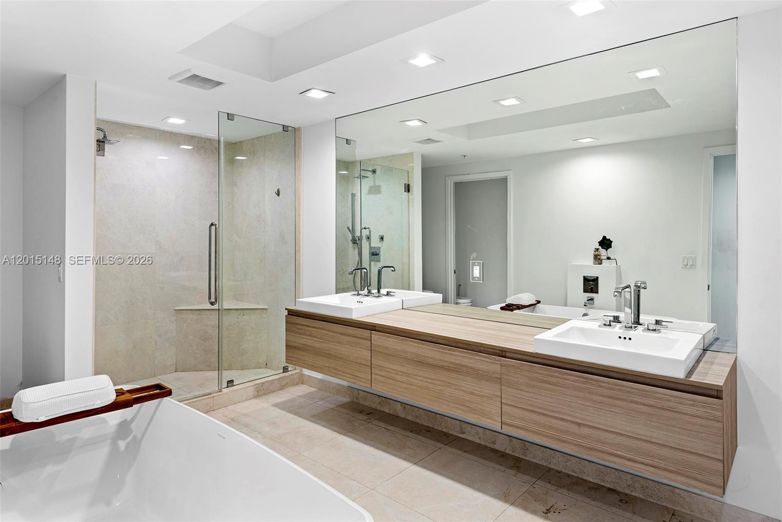 17111 Biscayne Blvd #606, North Miami Beach FL 33160