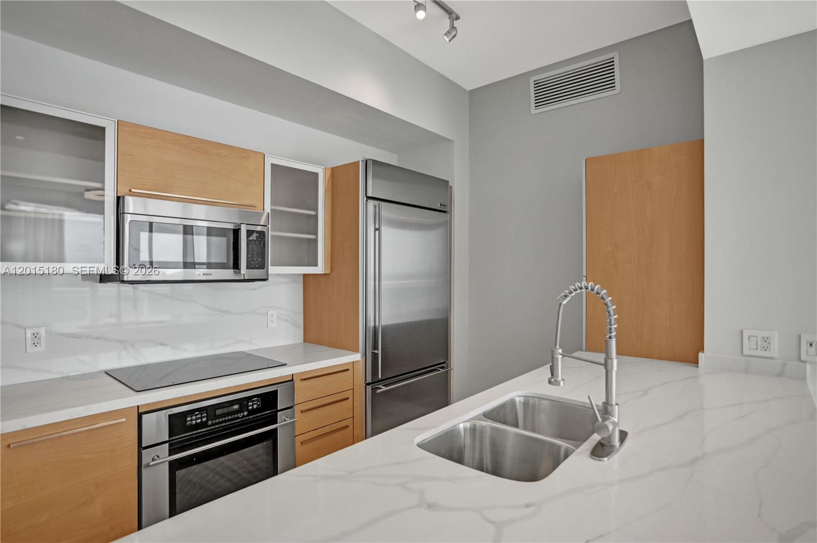 950 Brickell Bay Dr #4610, Miami FL 33131
