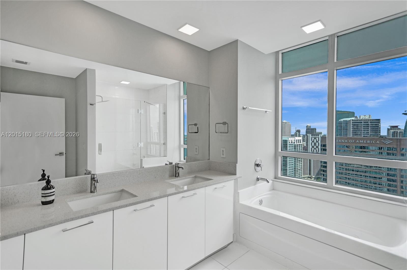 950 Brickell Bay Dr #4610, Miami FL 33131