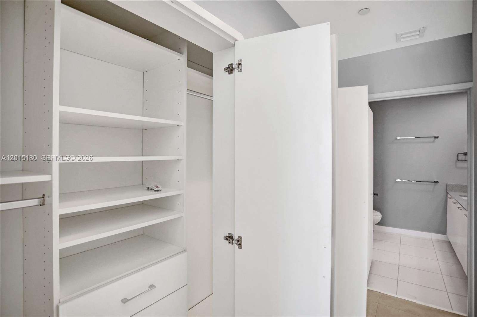 950 Brickell Bay Dr #4610, Miami FL 33131