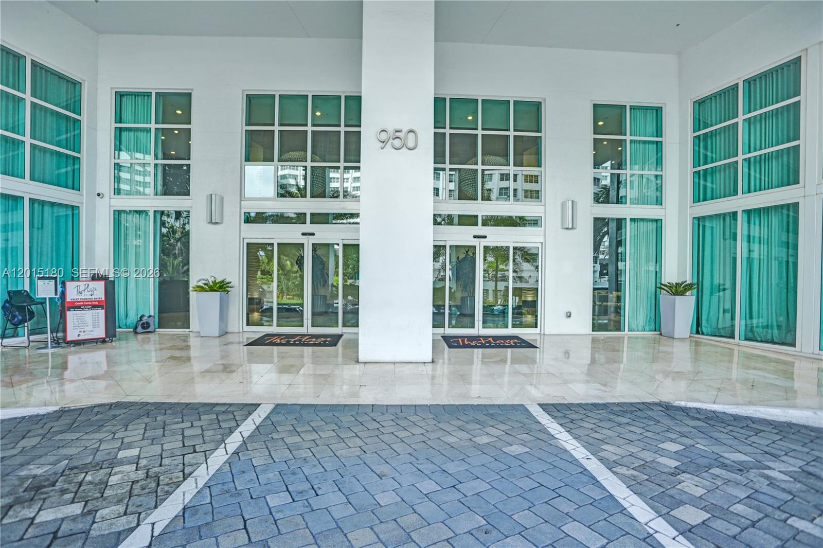 950 Brickell Bay Dr #4610, Miami FL 33131
