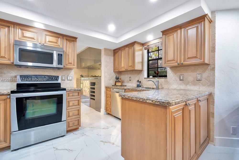 7838 La Mirada Dr, Boca Raton FL 33433