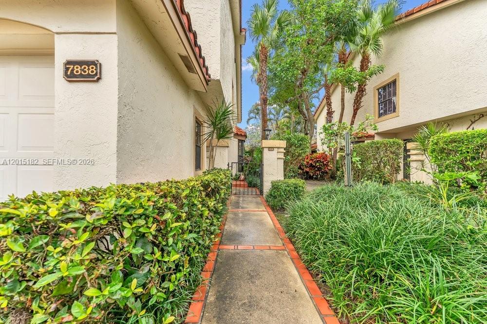 7838 La Mirada Dr, Boca Raton FL 33433