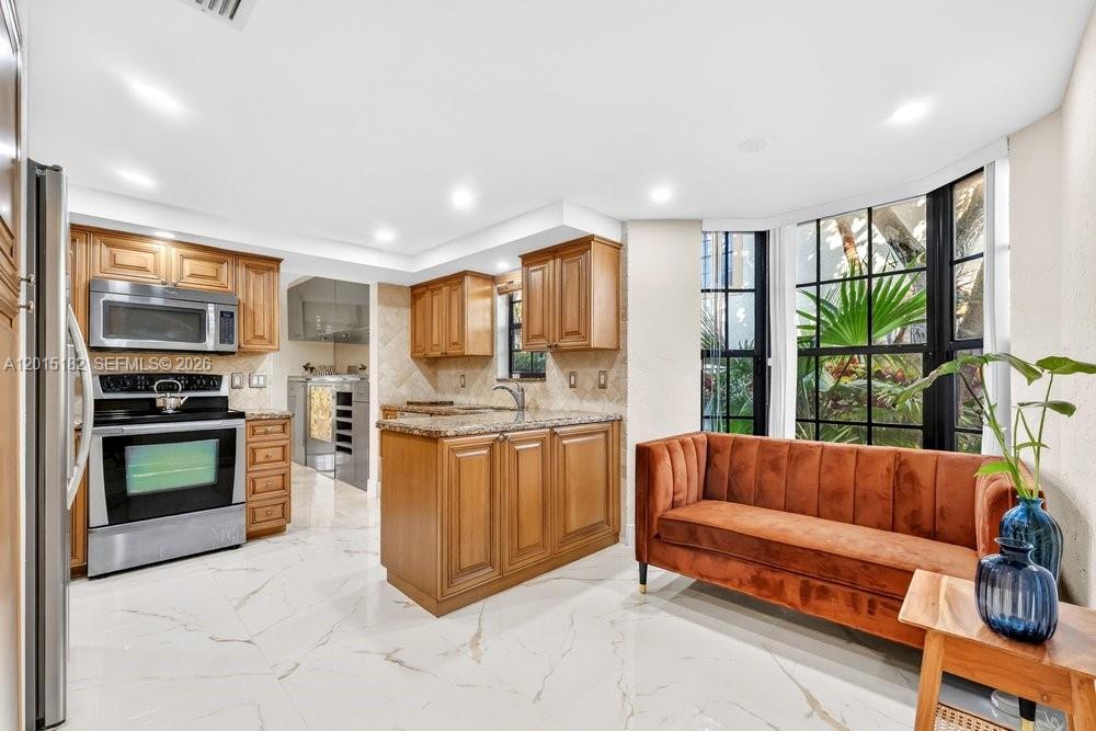 7838 La Mirada Dr, Boca Raton FL 33433