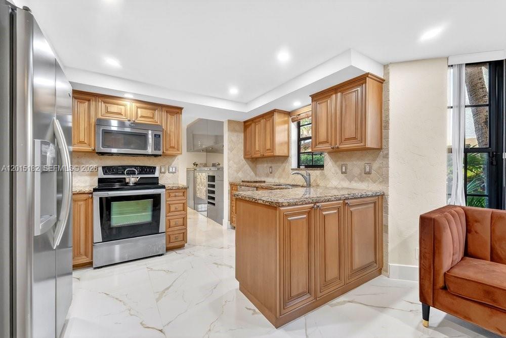 7838 La Mirada Dr, Boca Raton FL 33433