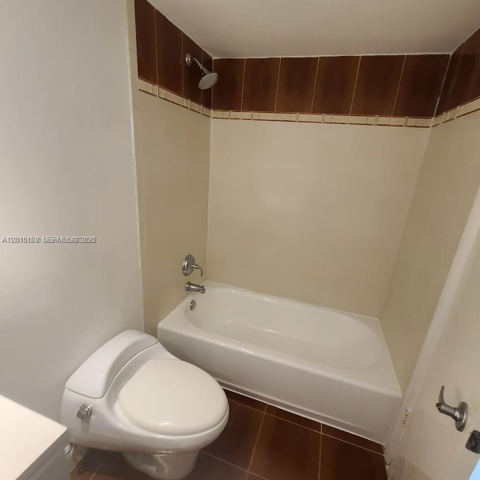 2500 SW 6th St #303, Miami FL 33135
