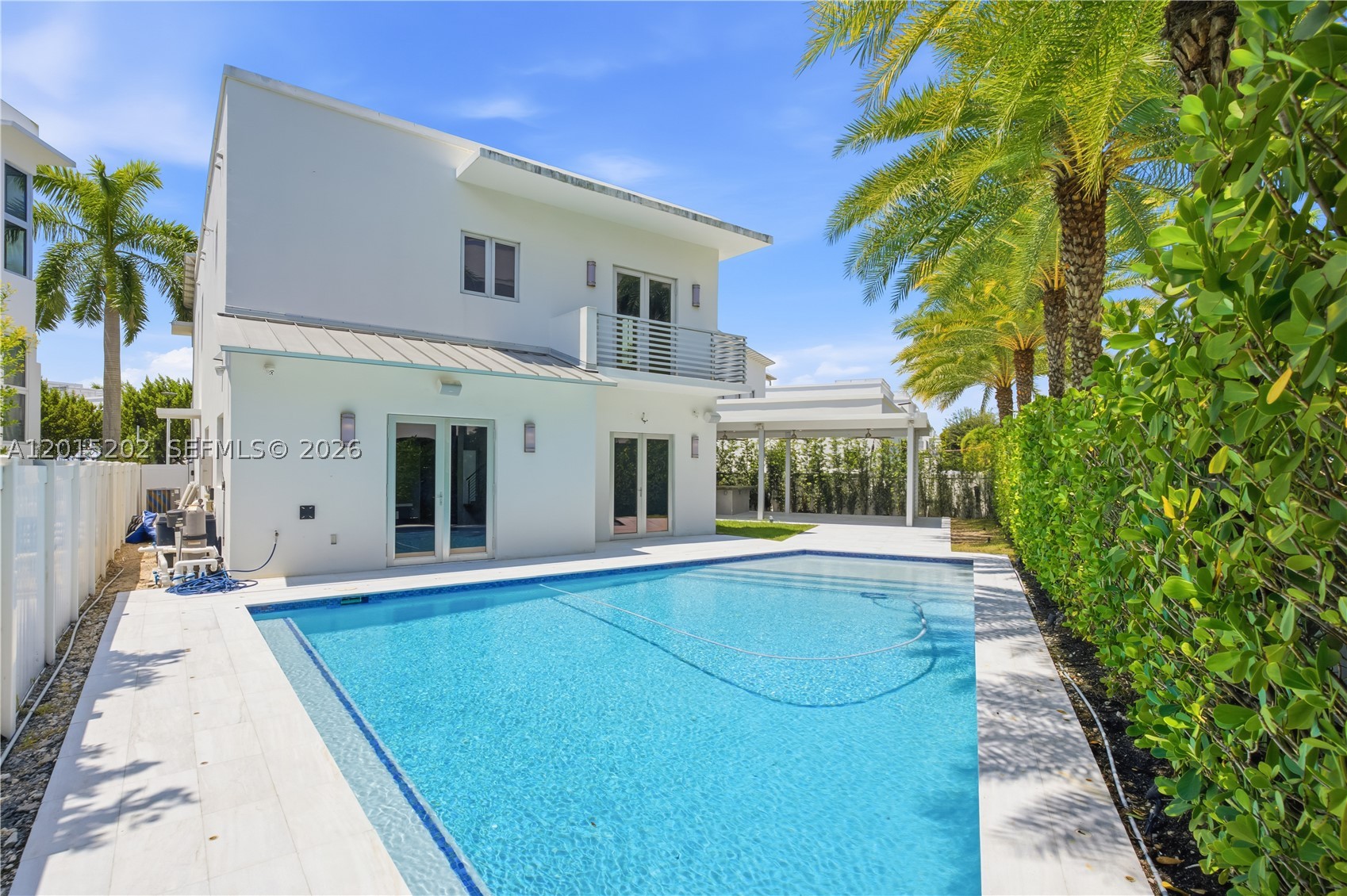 8221 NW 34th Dr, Doral FL 33122