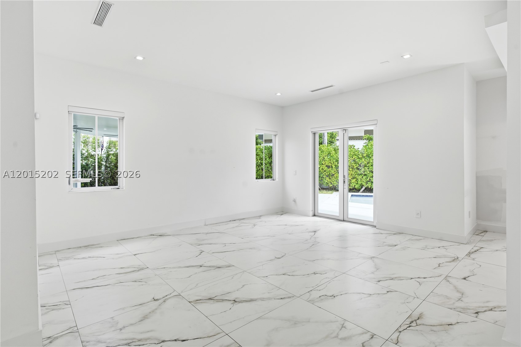 8221 NW 34th Dr, Doral FL 33122