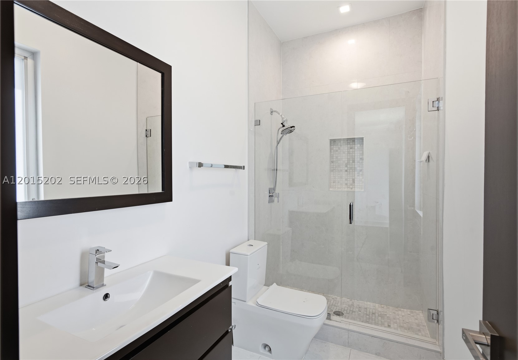 8221 NW 34th Dr, Doral FL 33122