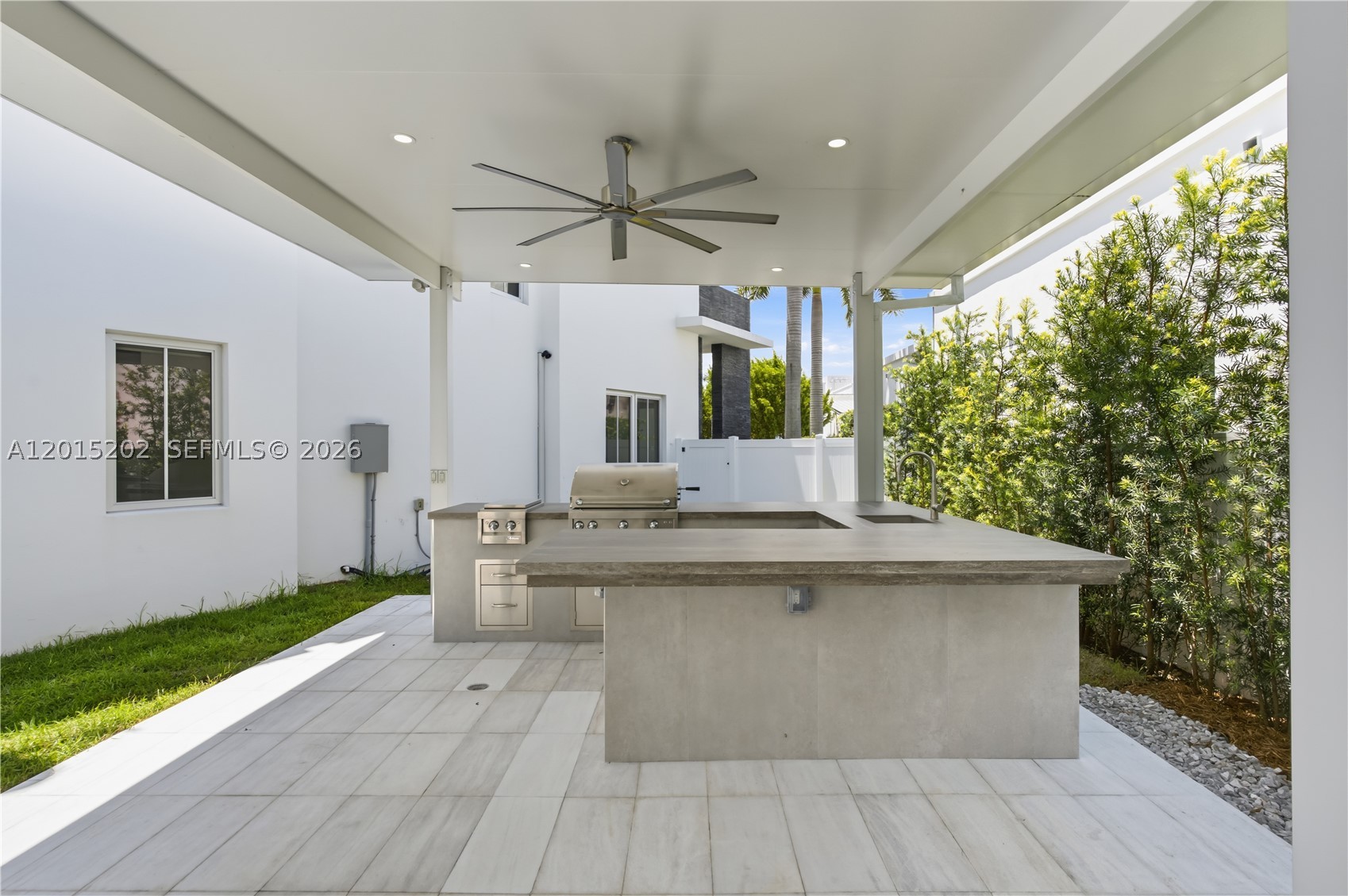 8221 NW 34th Dr, Doral FL 33122