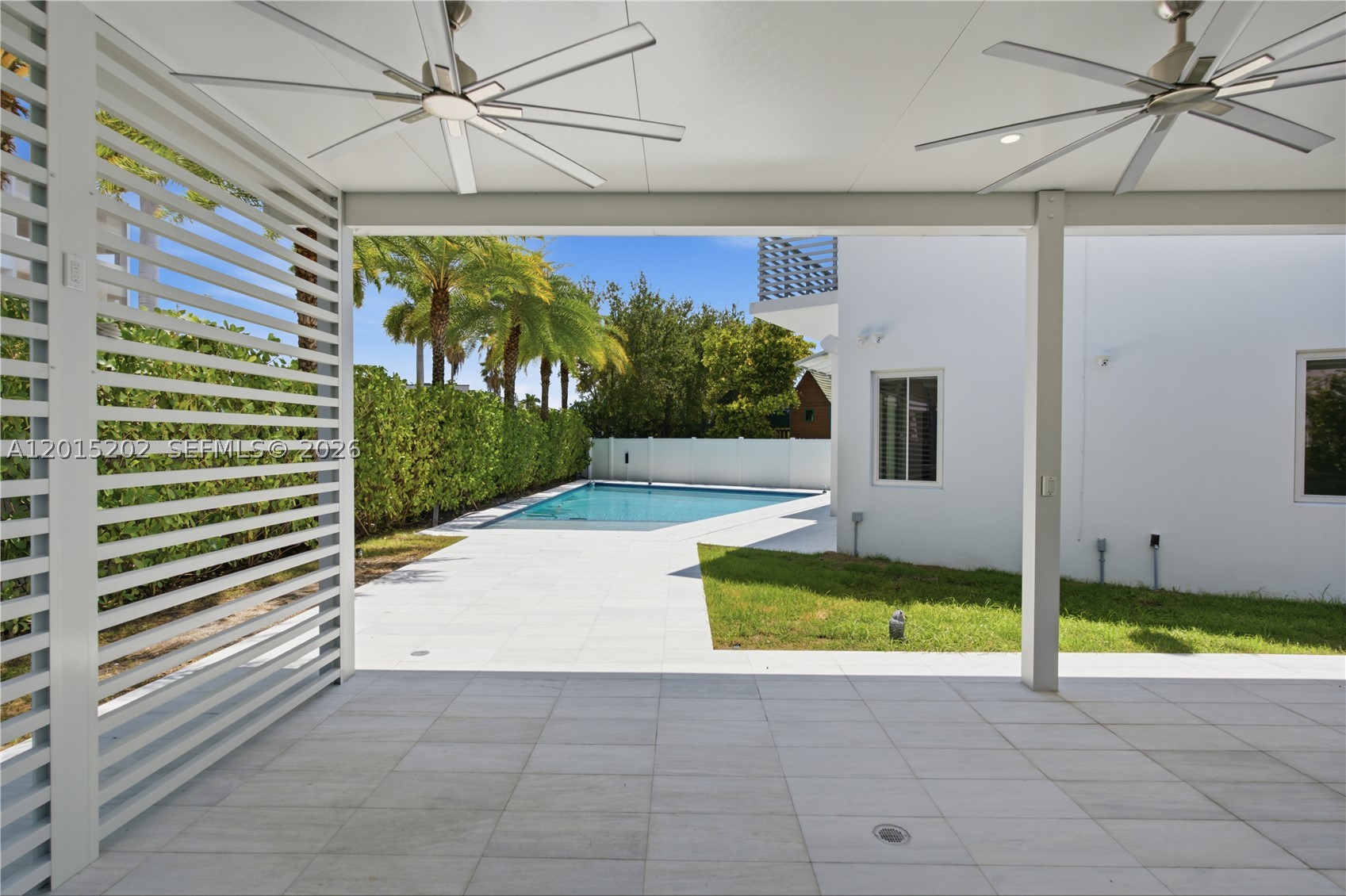 8221 NW 34th Dr, Doral FL 33122