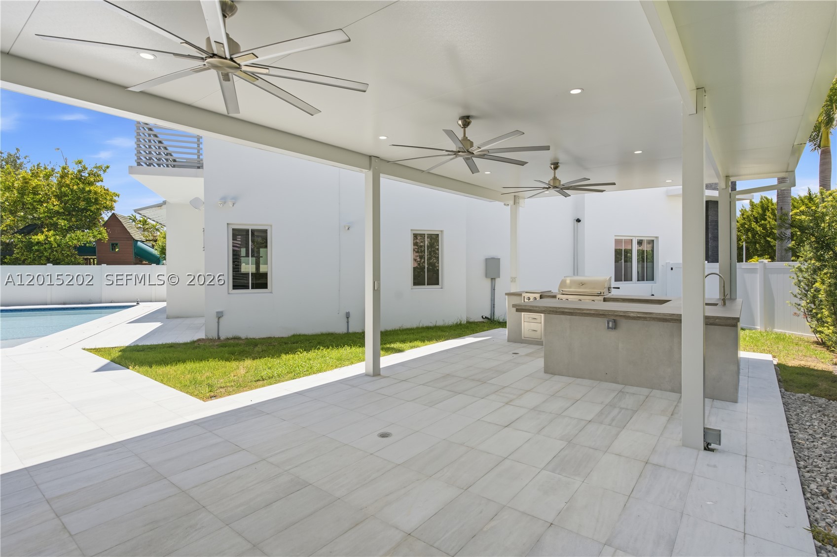 8221 NW 34th Dr, Doral FL 33122