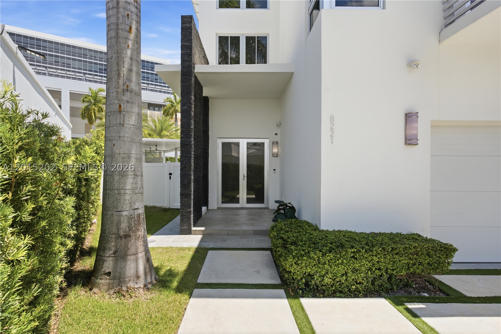 8221 NW 34th Dr, Doral FL 33122