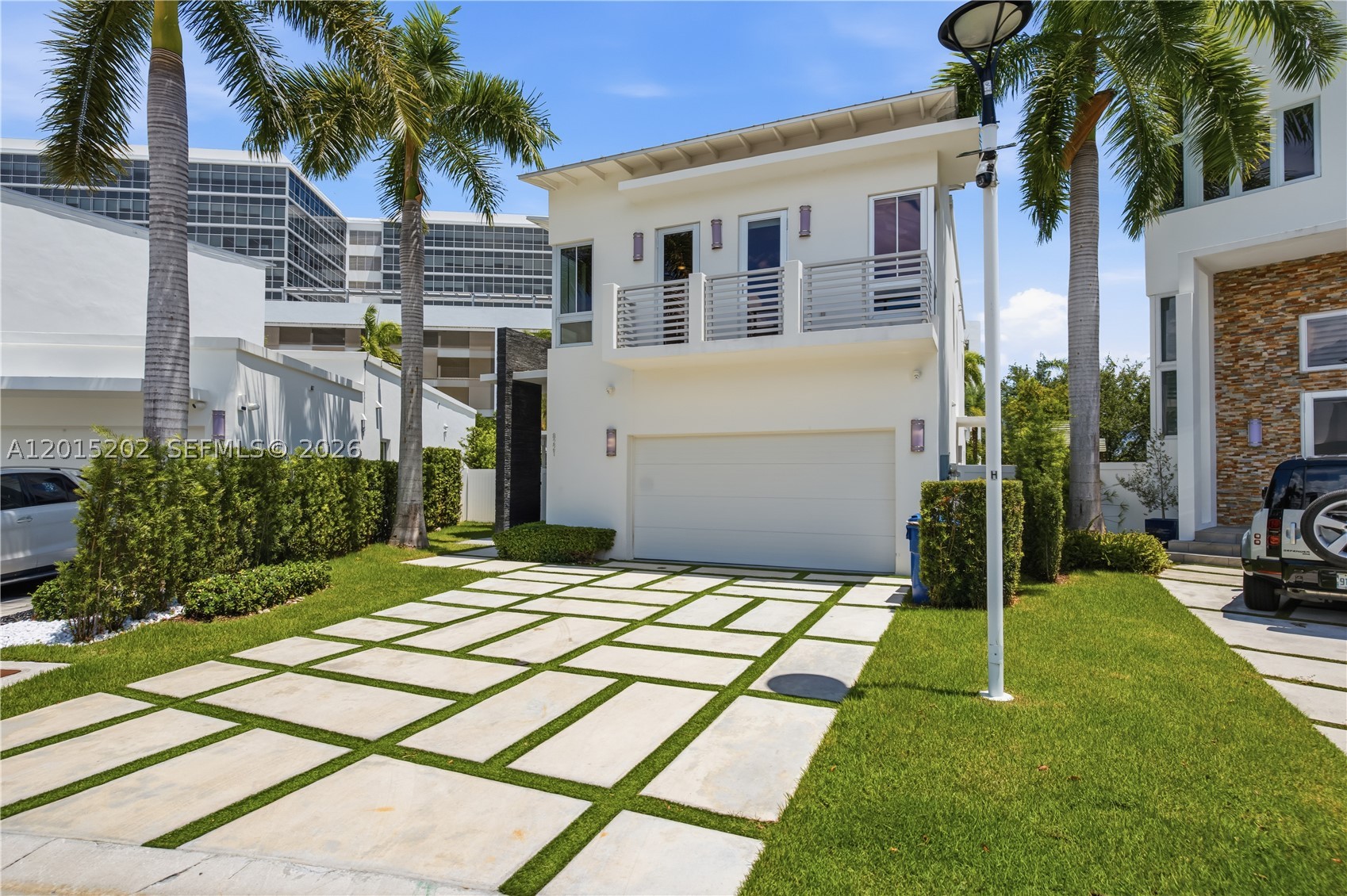 8221 NW 34th Dr, Doral FL 33122