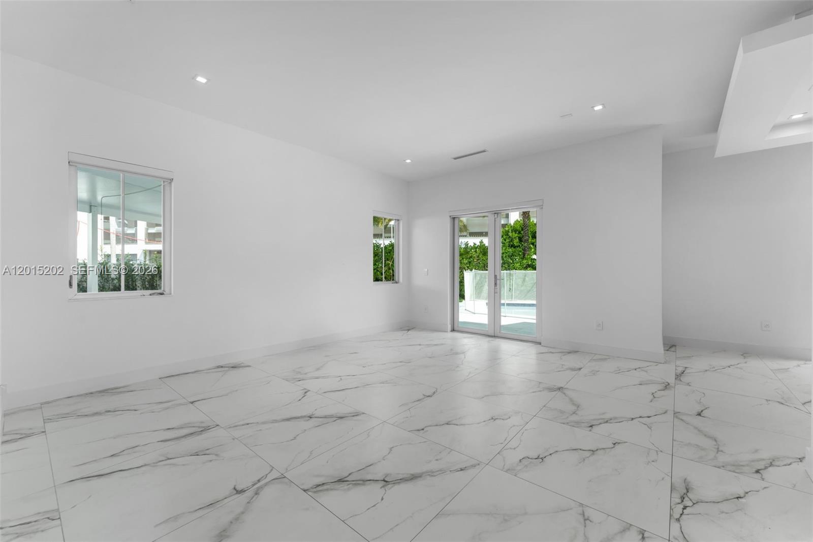 8221 NW 34th Dr, Doral FL 33122