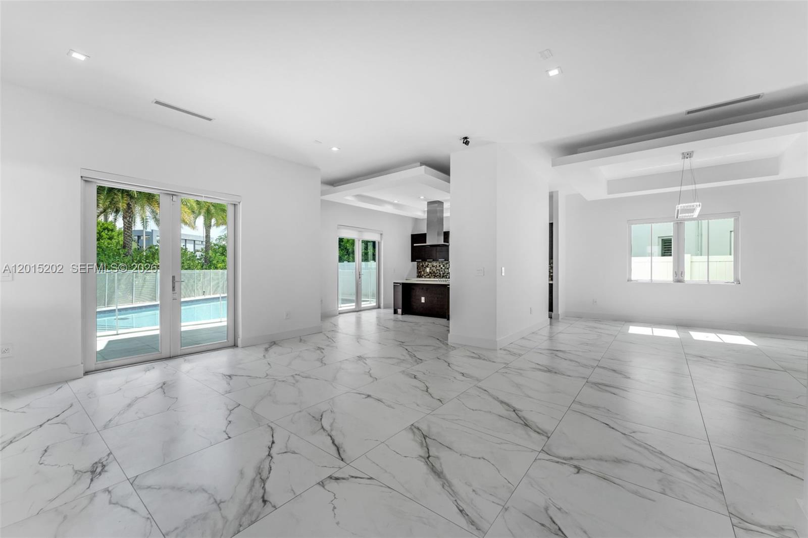 8221 NW 34th Dr, Doral FL 33122