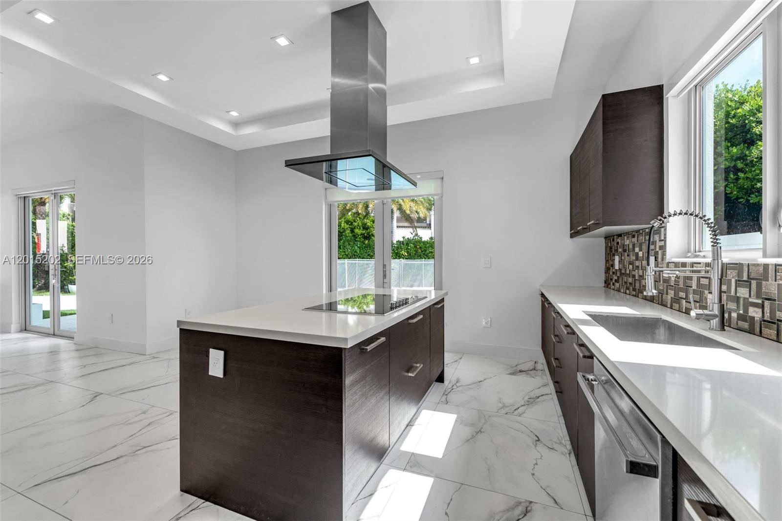 8221 NW 34th Dr, Doral FL 33122