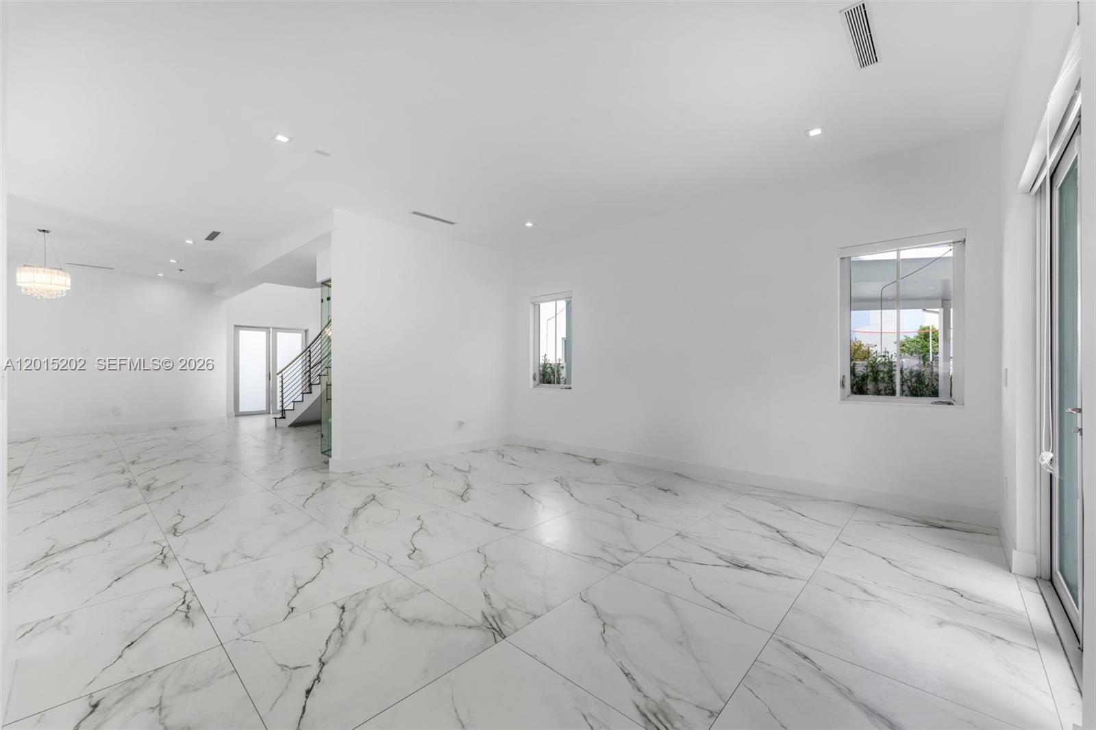 8221 NW 34th Dr, Doral FL 33122
