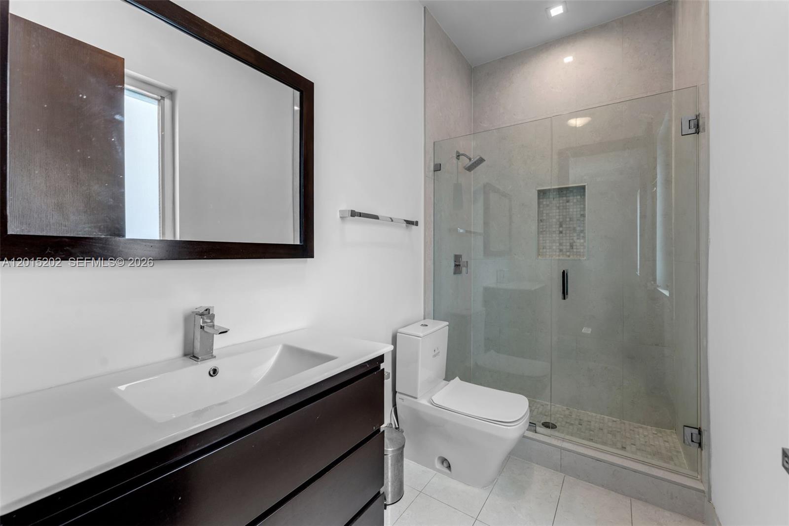 8221 NW 34th Dr, Doral FL 33122