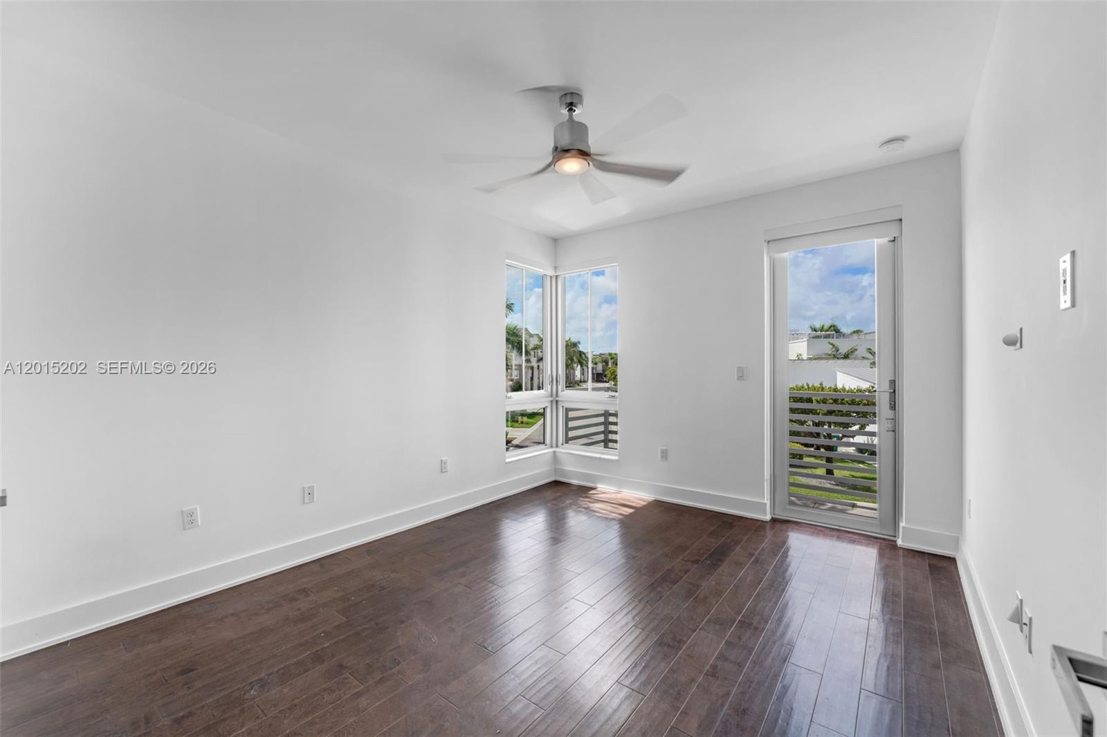 8221 NW 34th Dr, Doral FL 33122