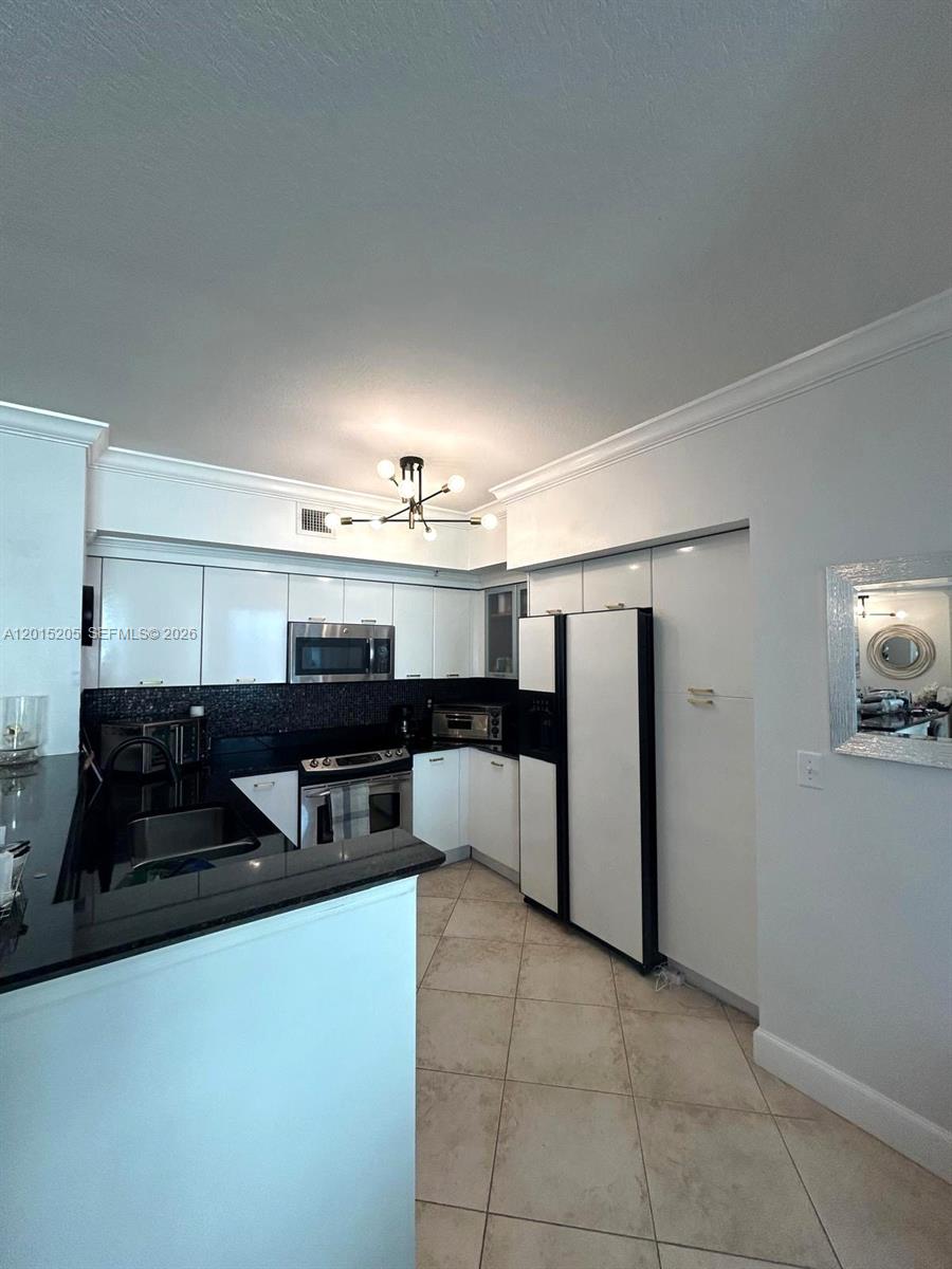 625 Casa Loma Blvd #1009, Boynton Beach FL 33435