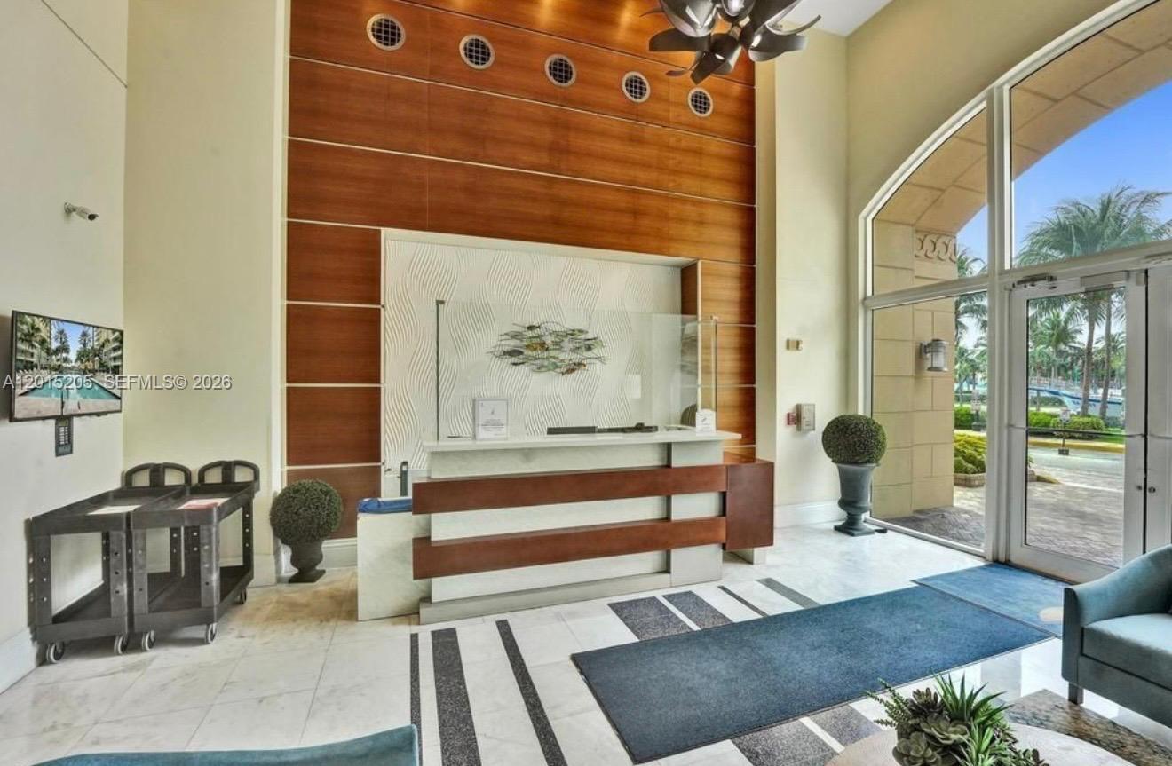 625 Casa Loma Blvd #1009, Boynton Beach FL 33435