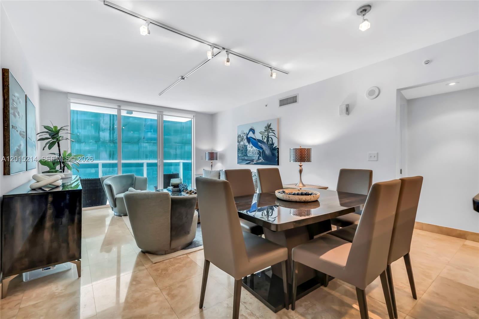 31 SE 5th St #3010, Miami FL 33131