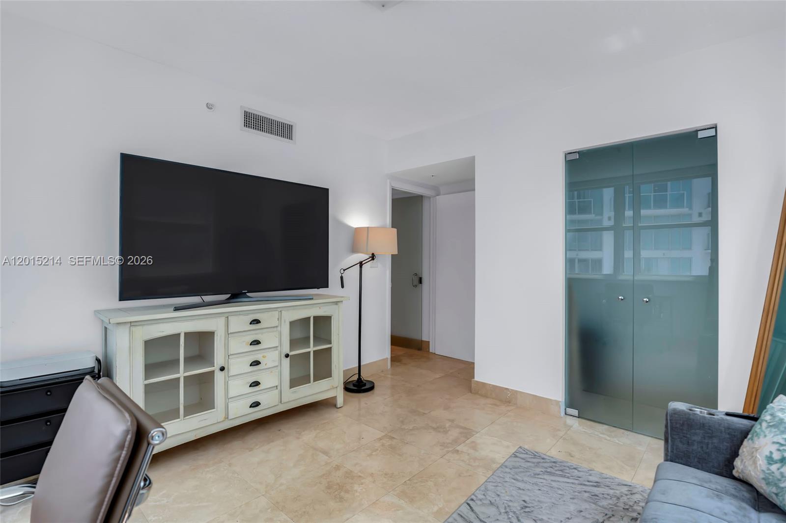 31 SE 5th St #3010, Miami FL 33131