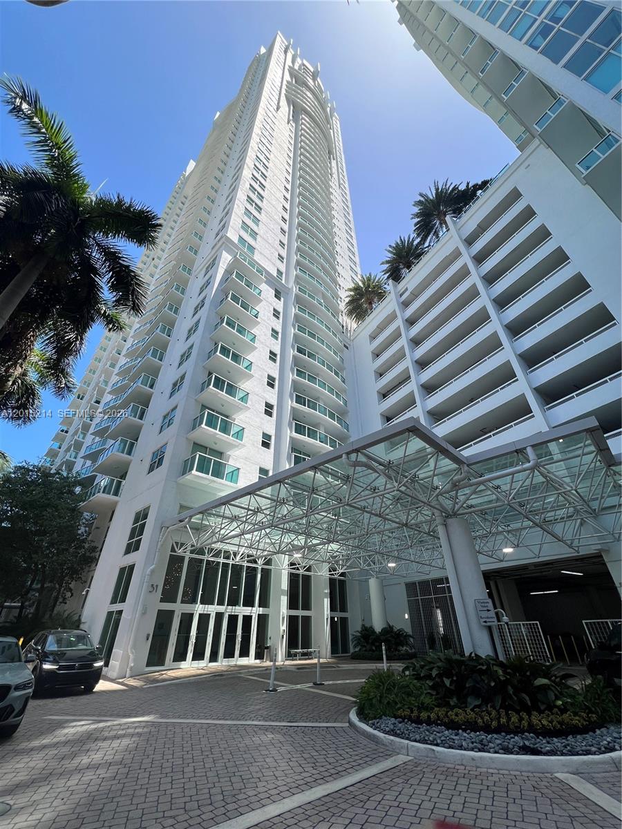 31 SE 5th St #3010, Miami FL 33131