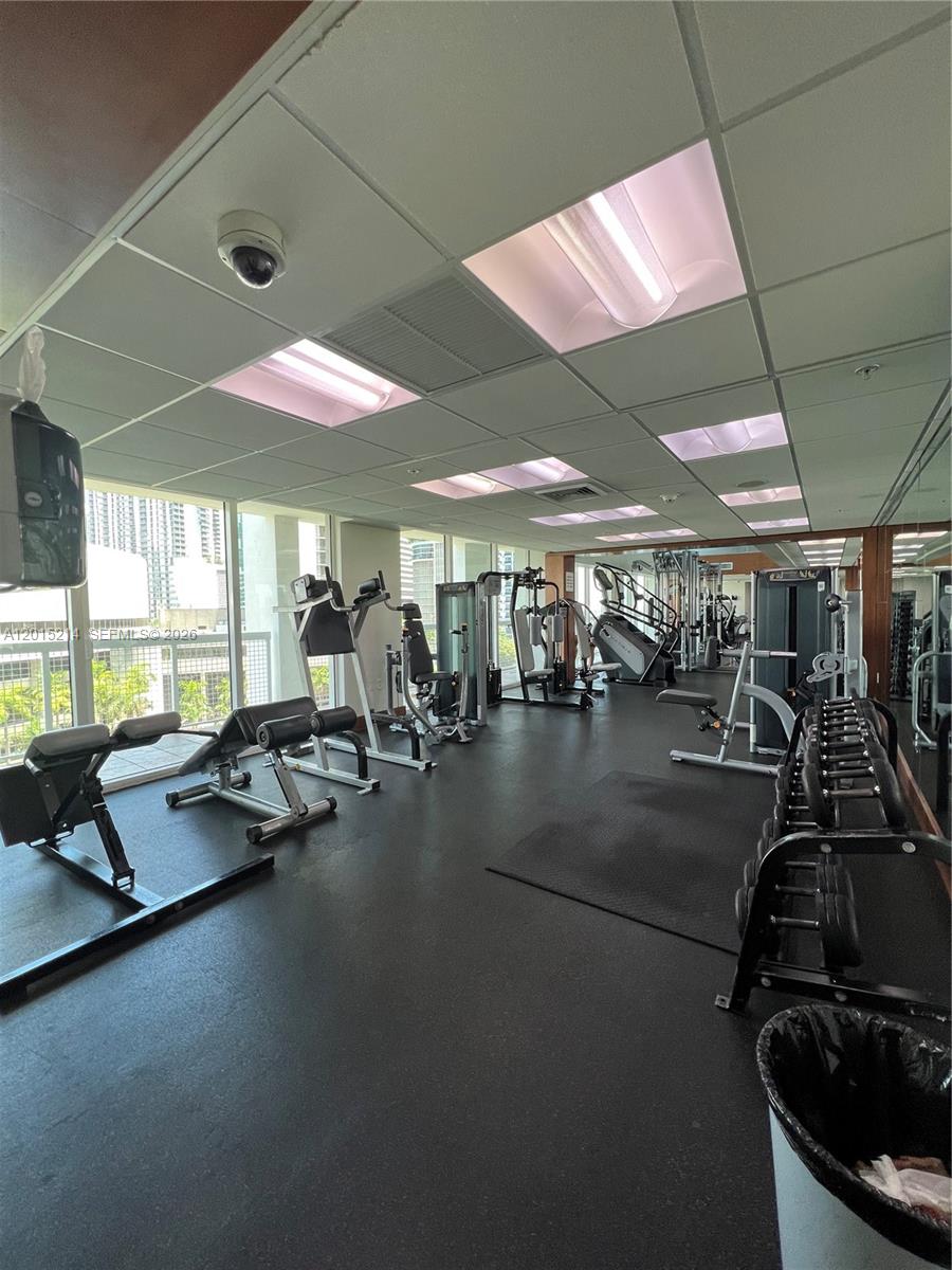 31 SE 5th St #3010, Miami FL 33131