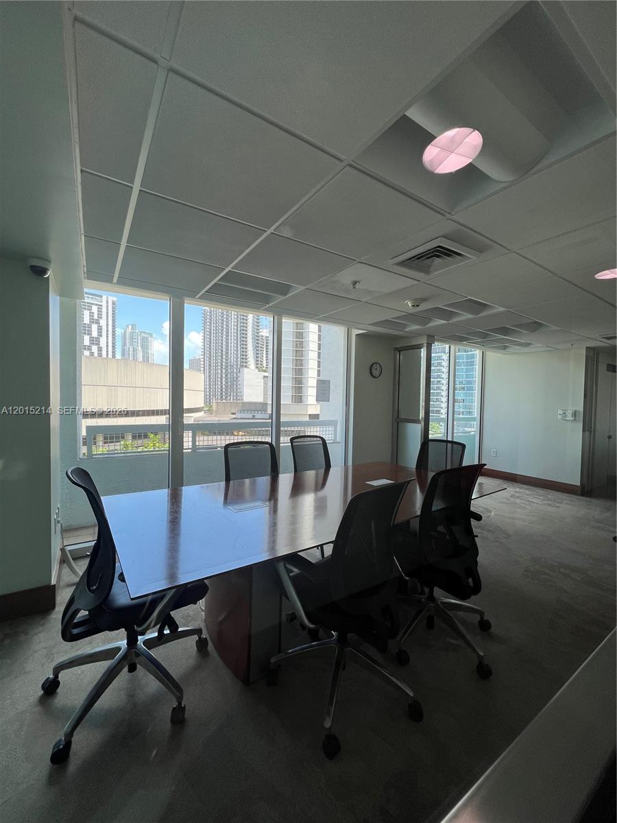31 SE 5th St #3010, Miami FL 33131