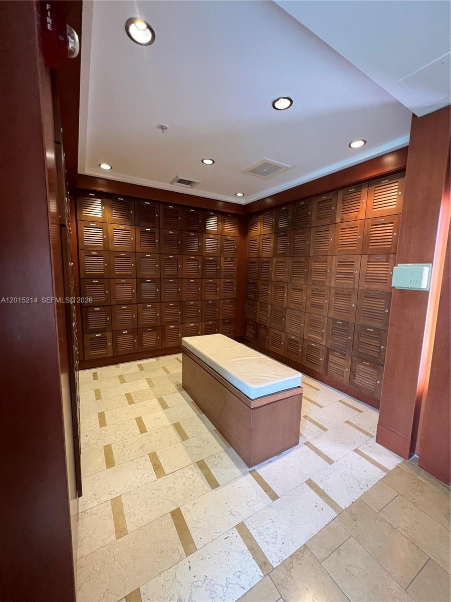 31 SE 5th St #3010, Miami FL 33131