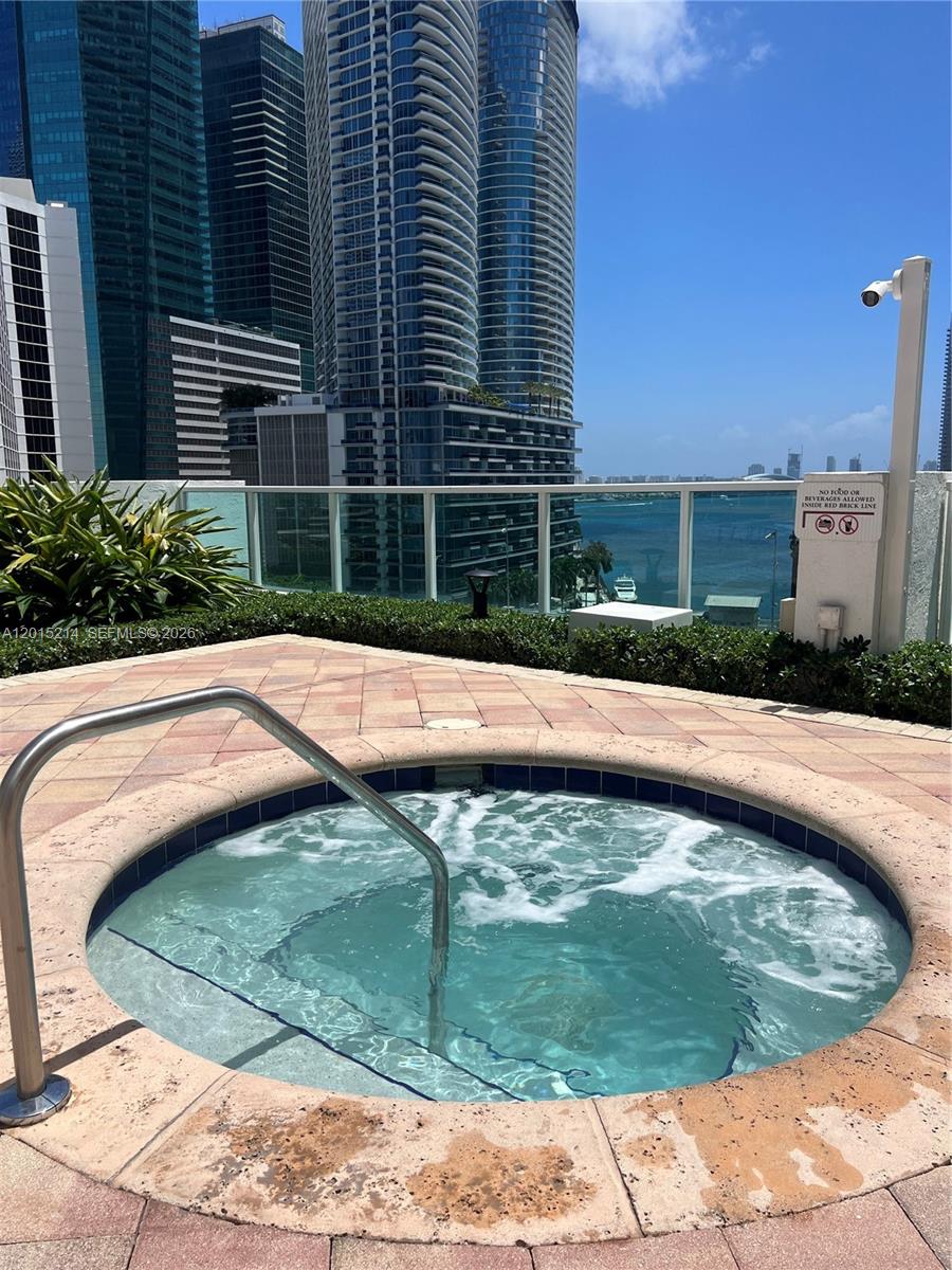 31 SE 5th St #3010, Miami FL 33131