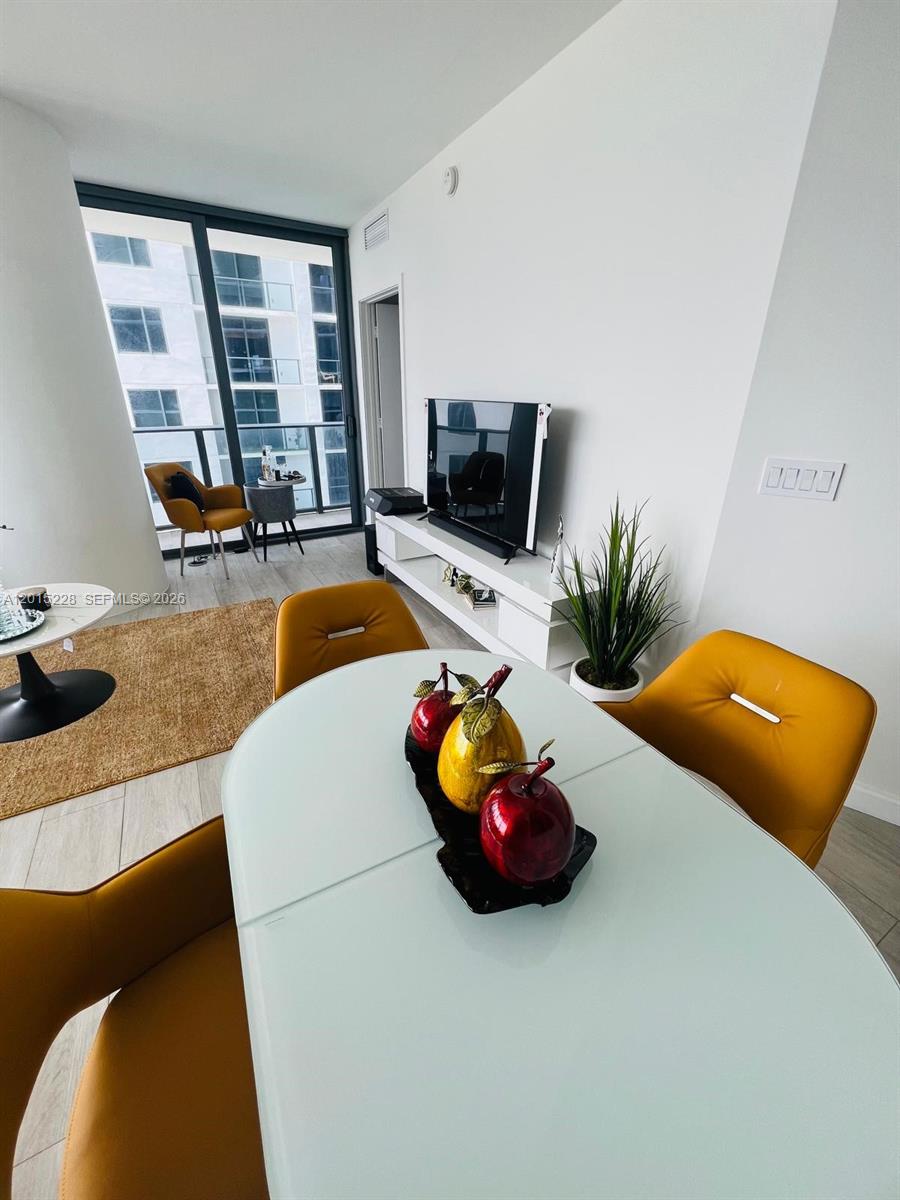 55 SW 9th St #3308, Miami FL 33130