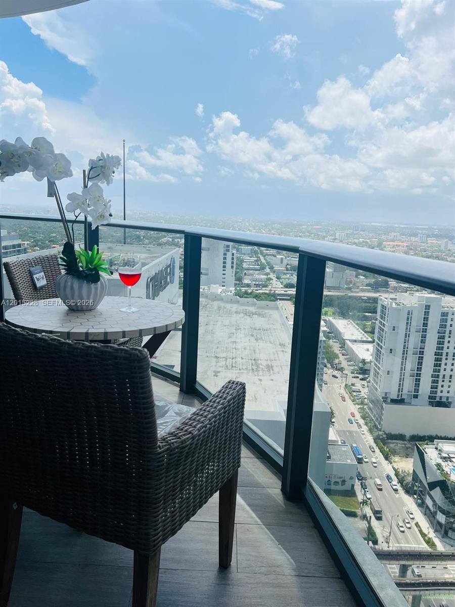 55 SW 9th St #3308, Miami FL 33130