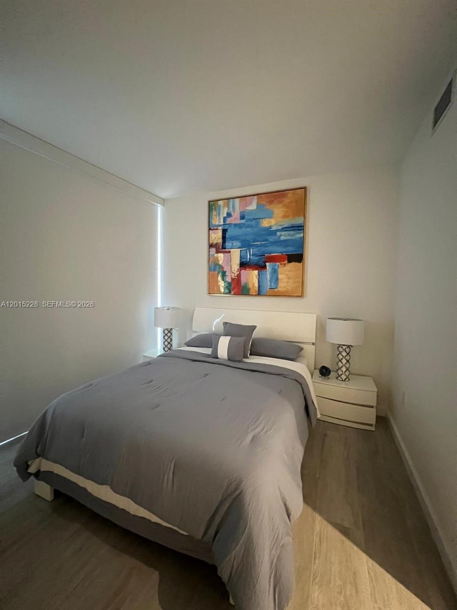 55 SW 9th St #3308, Miami FL 33130