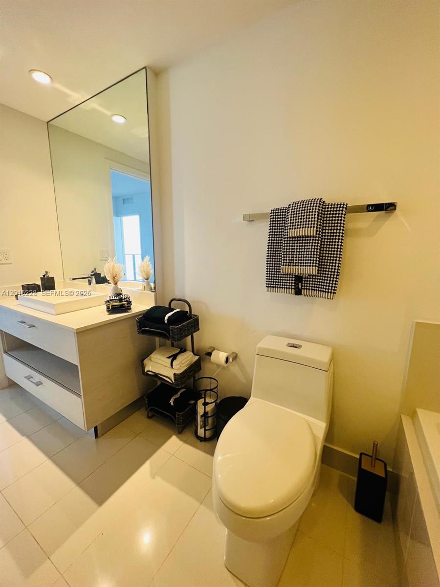 55 SW 9th St #3308, Miami FL 33130