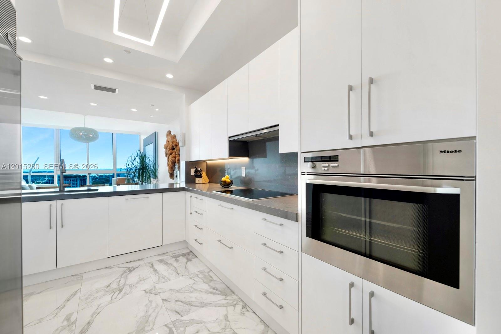100 S Pointe Dr #2003, Miami Beach FL 33139