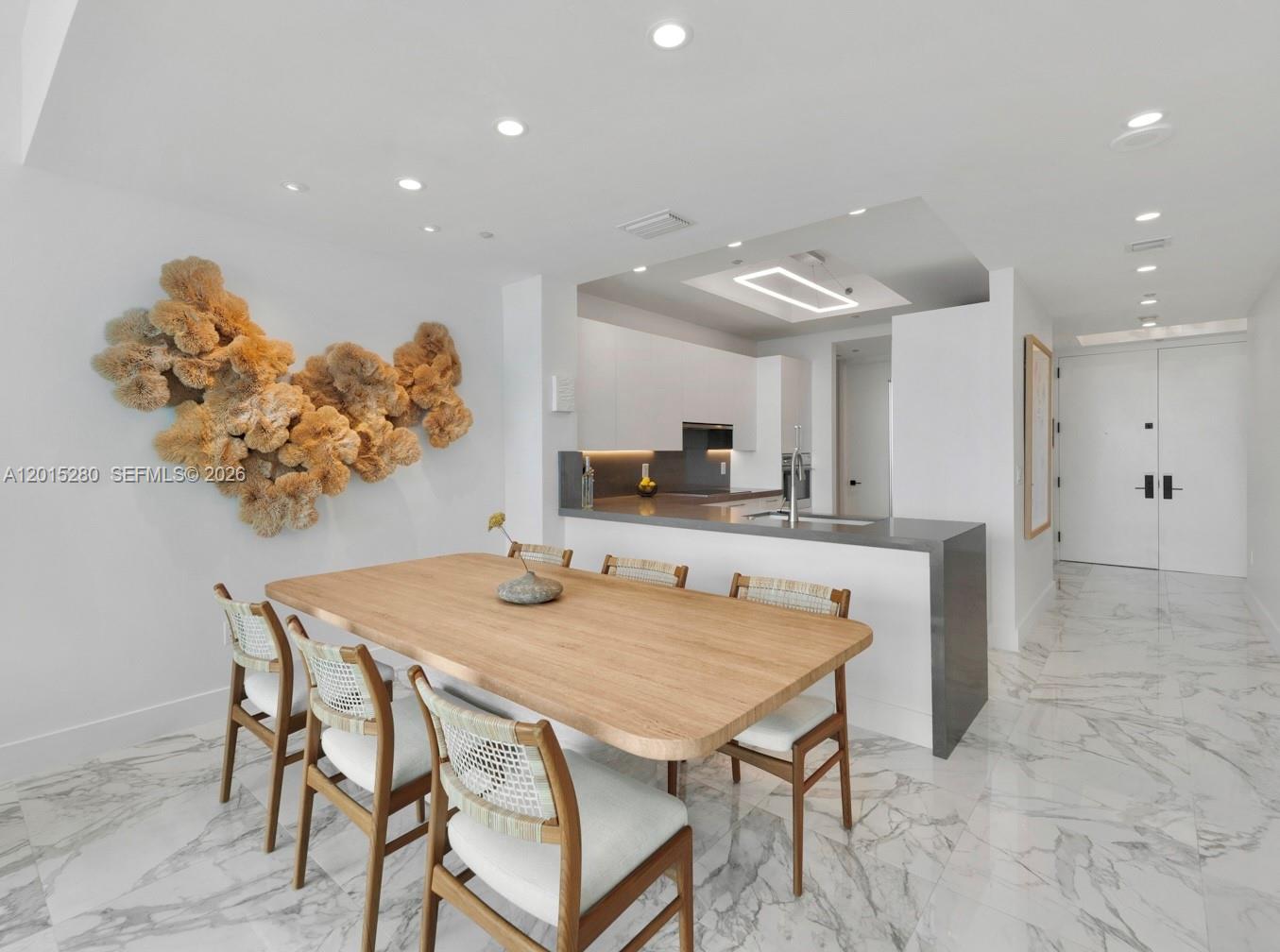 100 S Pointe Dr #2003, Miami Beach FL 33139
