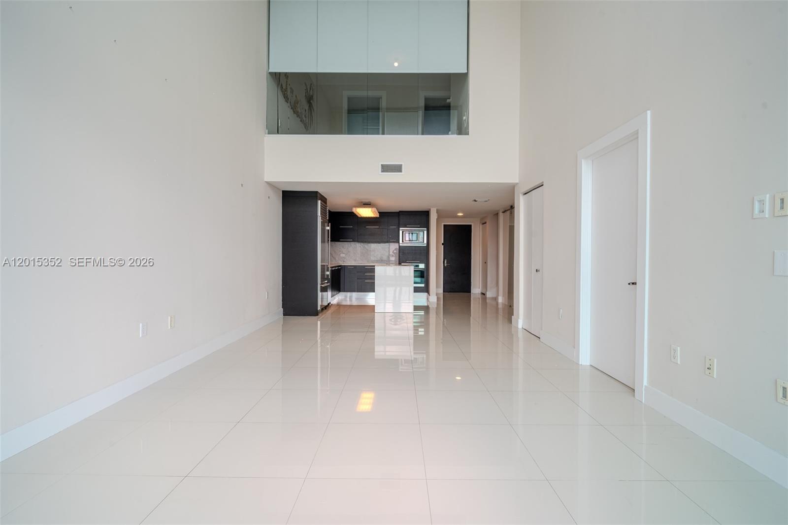 900 Biscayne Blvd #1707, Miami FL 33132
