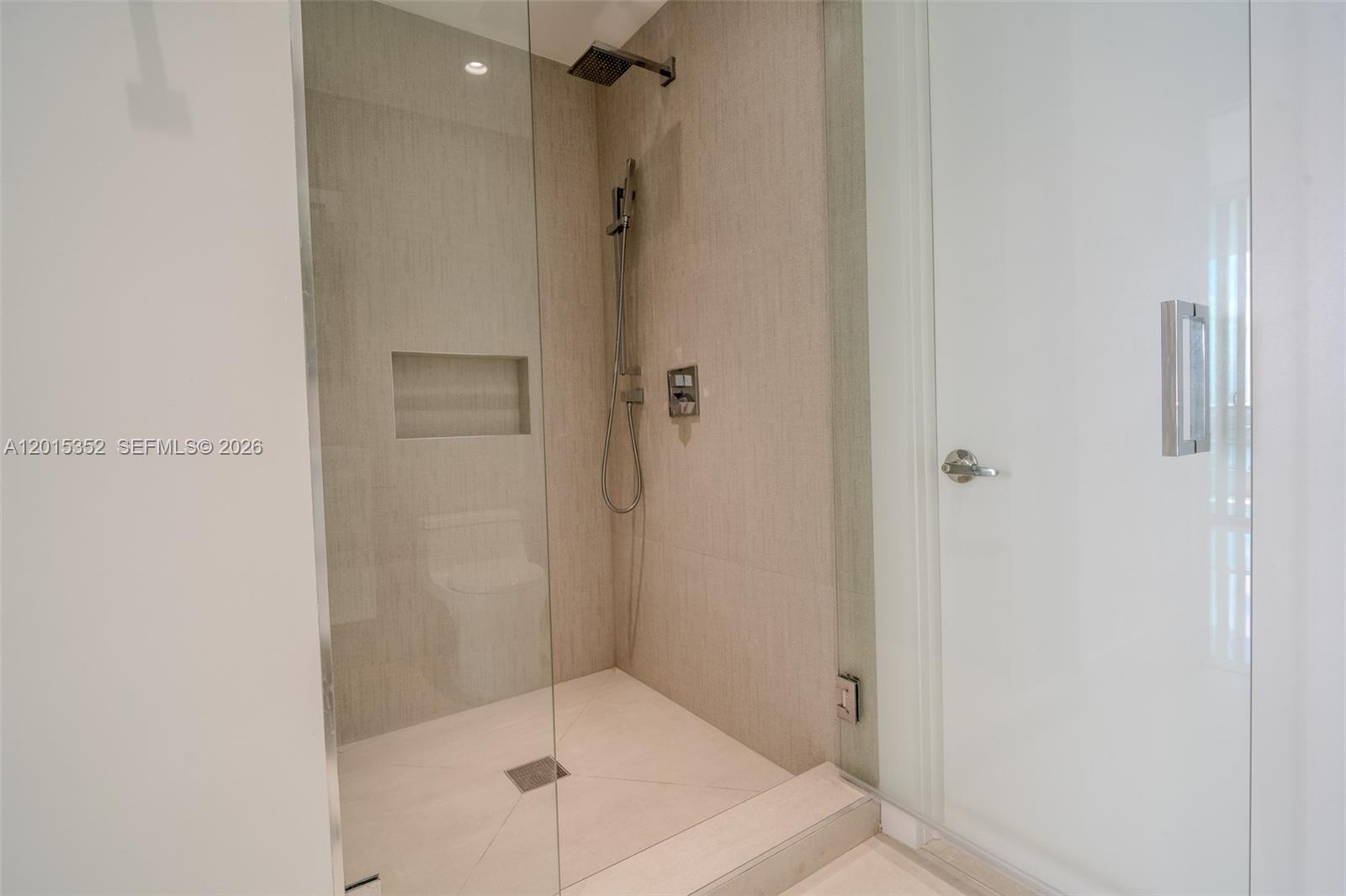 900 Biscayne Blvd #1707, Miami FL 33132