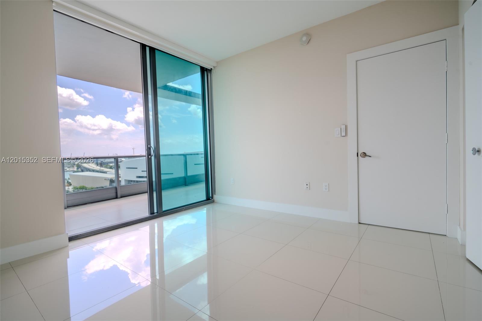900 Biscayne Blvd #1707, Miami FL 33132